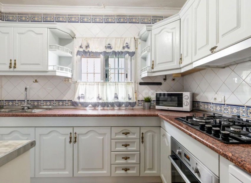 Resale - Villa -
Orihuela Costa - Playa Flamenca