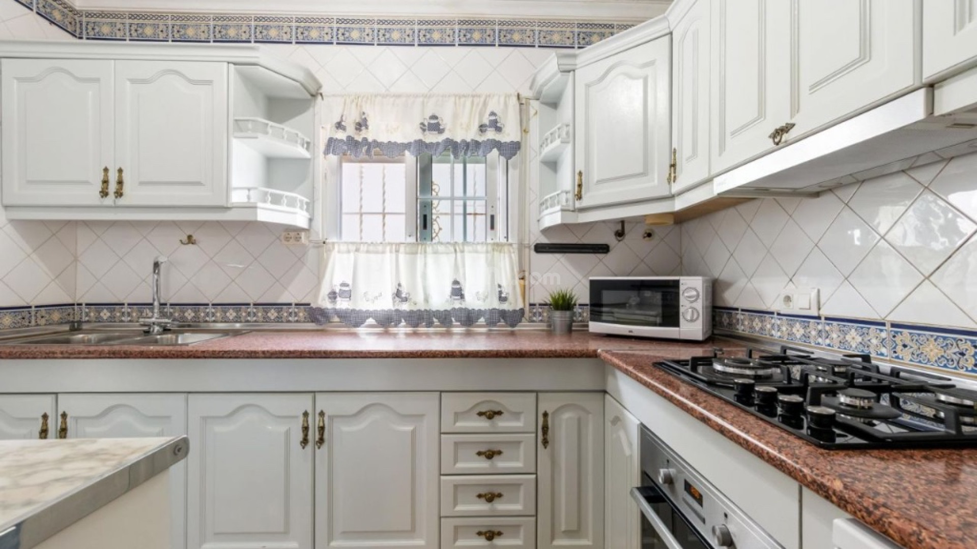 Resale - Villa -
Orihuela Costa - Playa Flamenca