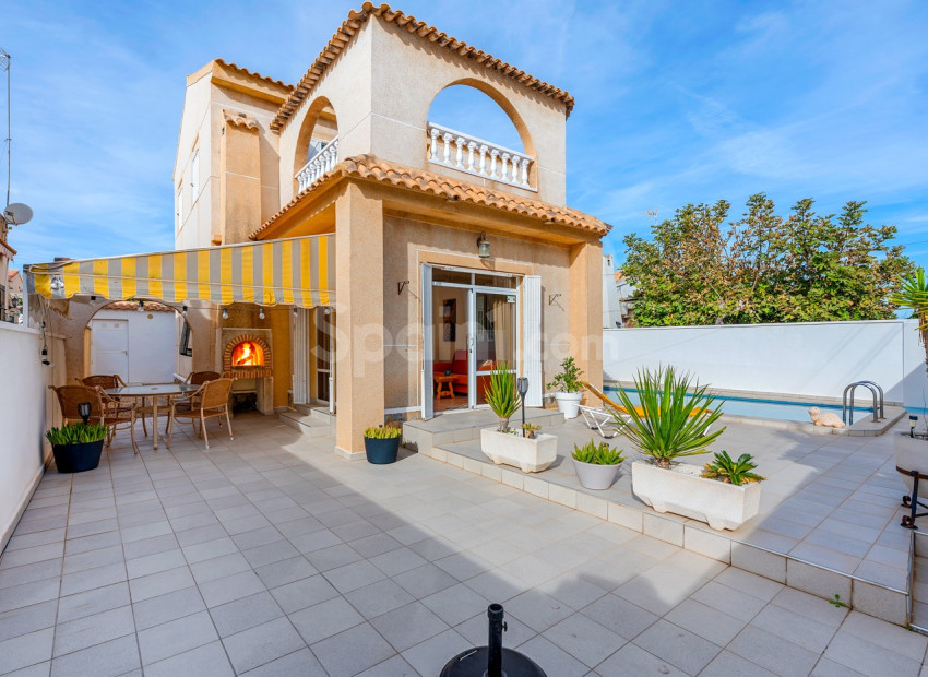Resale - Villa -
Orihuela Costa - Playa Flamenca