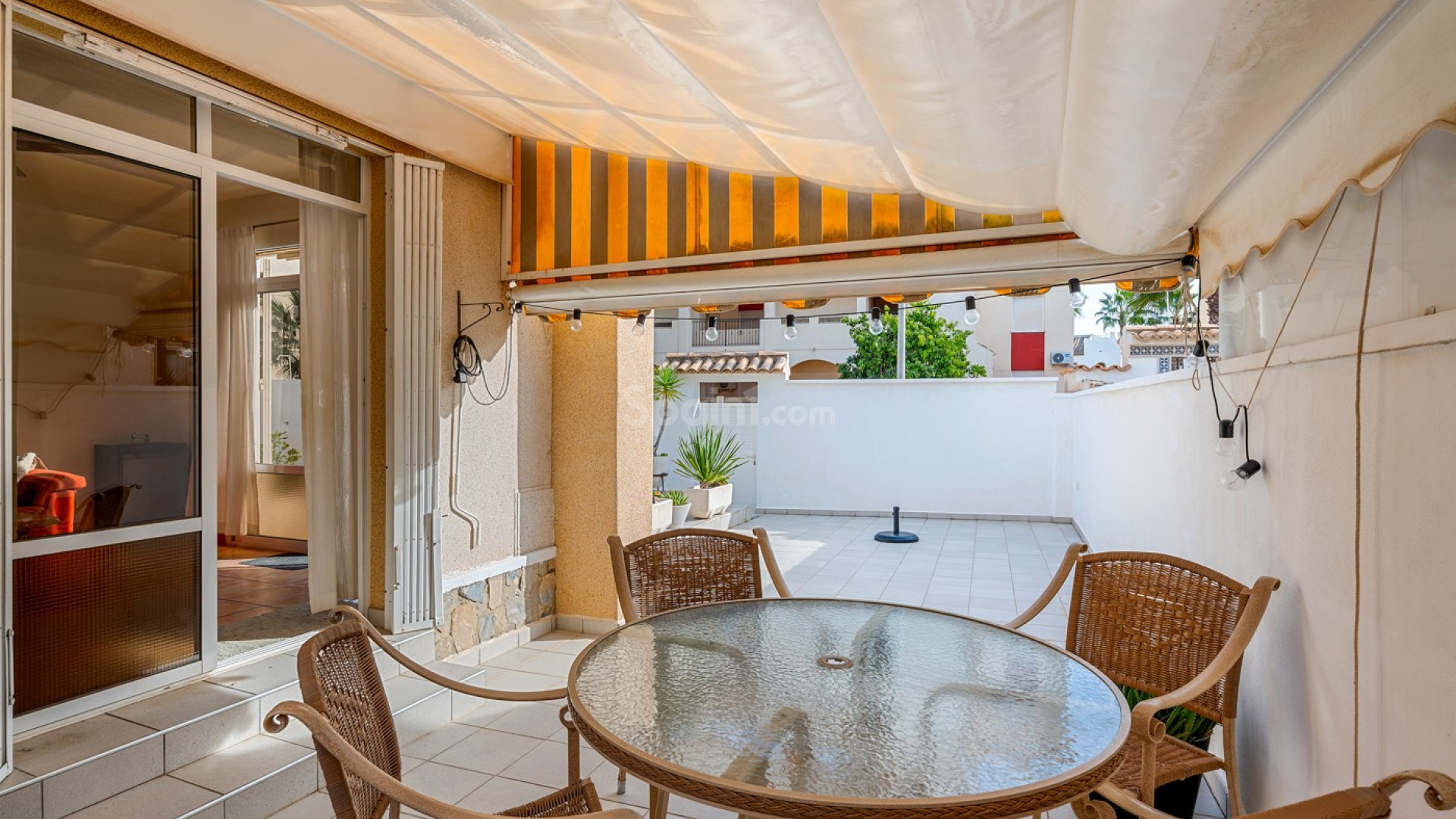 Resale - Villa -
Orihuela Costa - Playa Flamenca