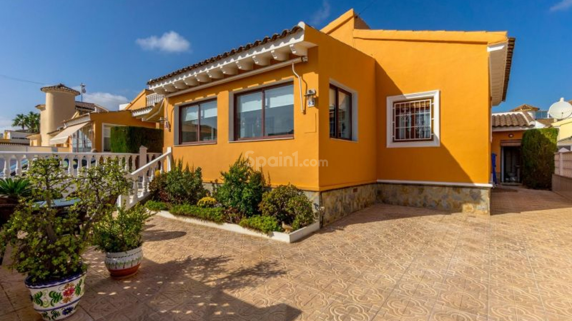 Resale - Villa -
Orihuela Costa - Punta Prima