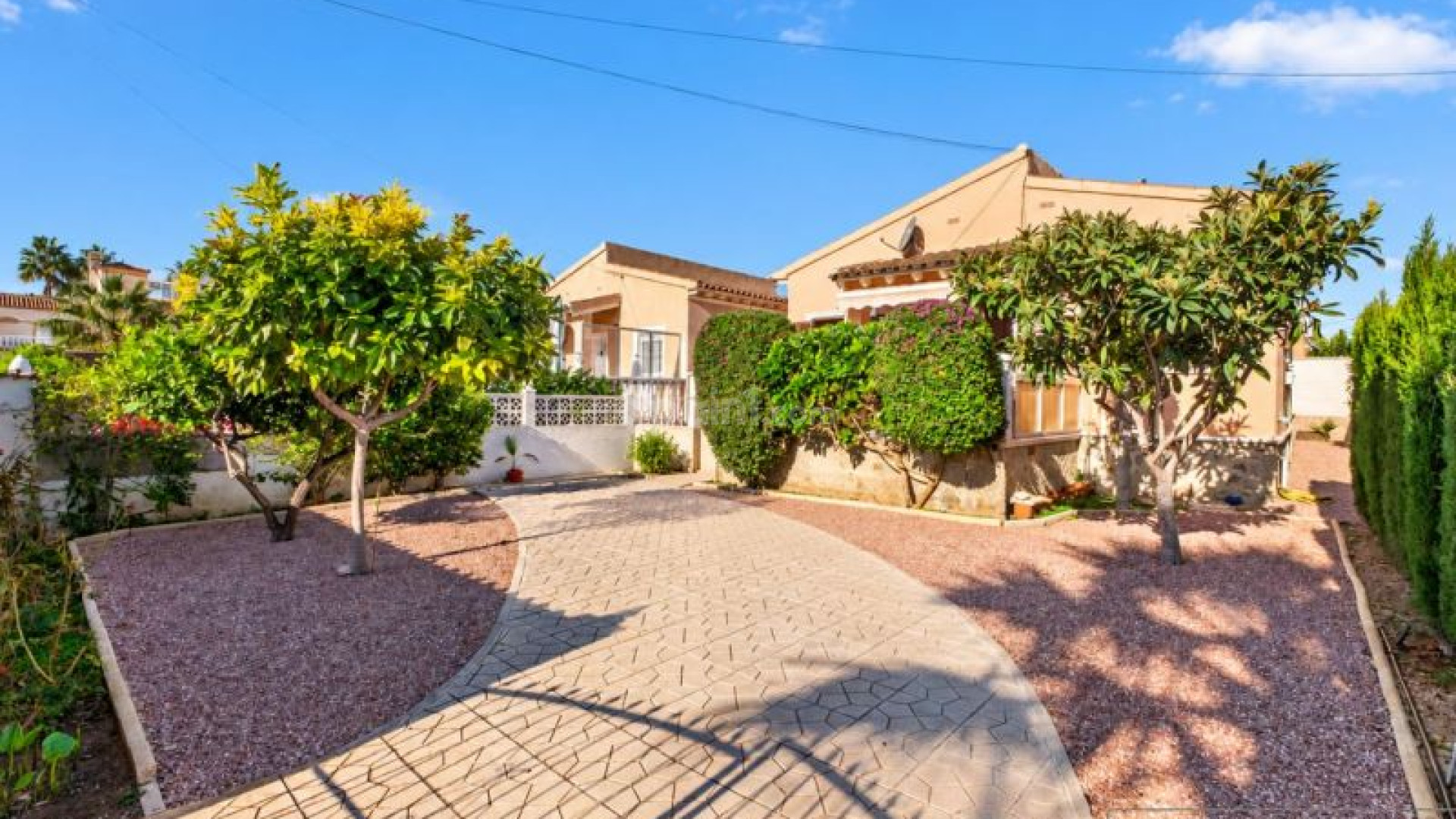 Resale - Villa -
Orihuela Costa - Punta Prima