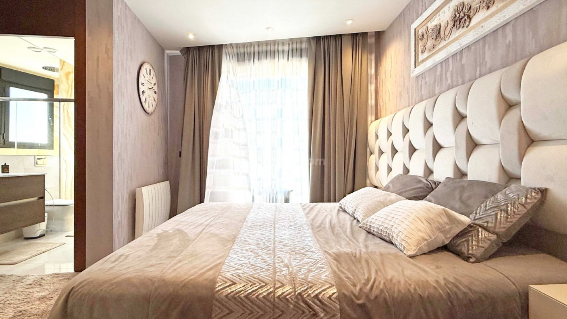 Resale - Villa -
Orihuela Costa - Villamartín