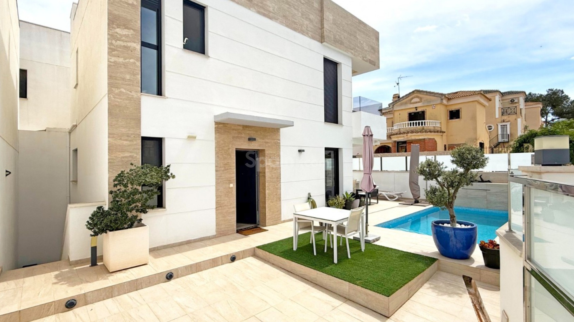 Resale - Villa -
Orihuela Costa - Villamartín