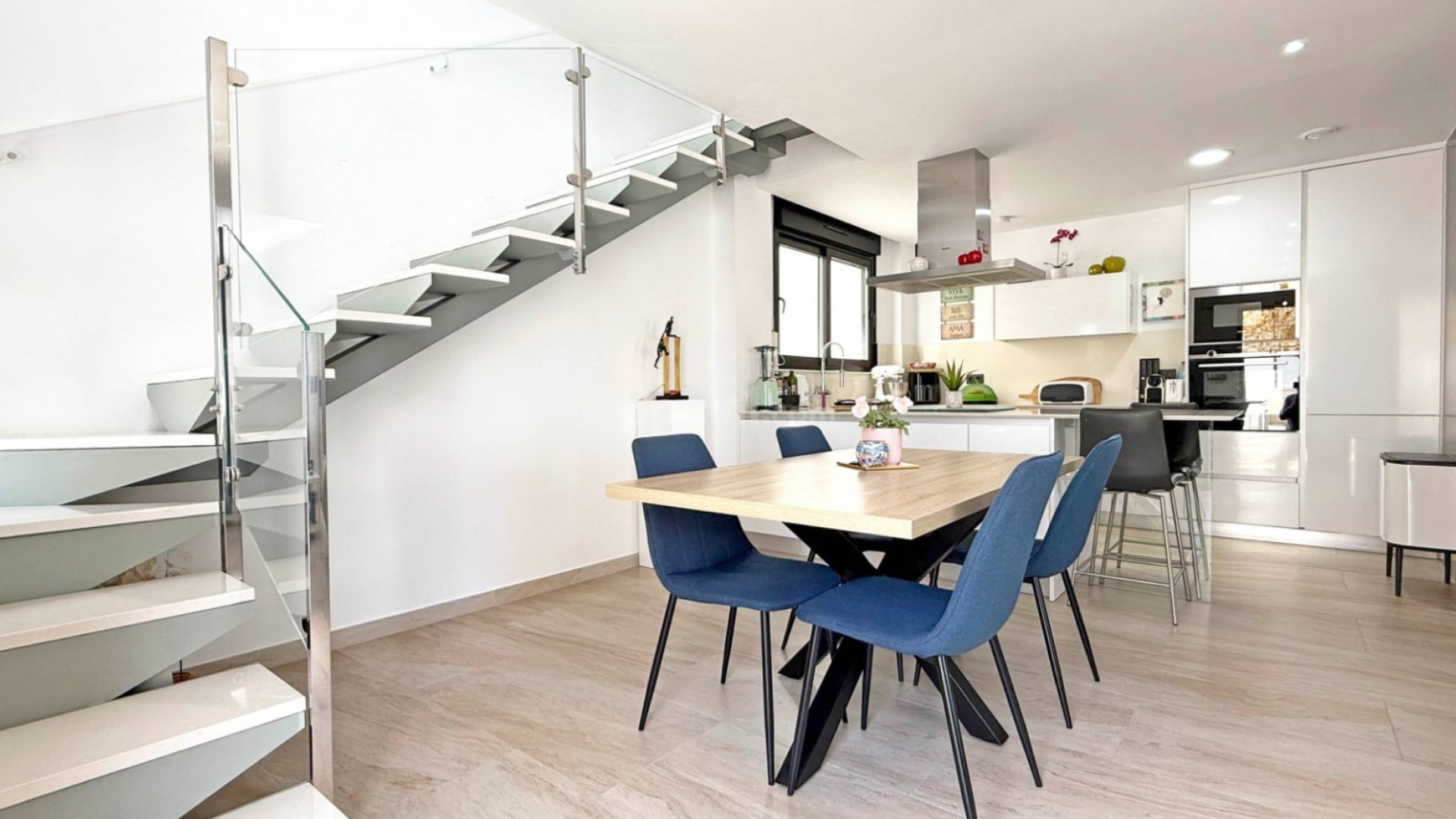 Resale - Villa -
Orihuela Costa - Villamartín