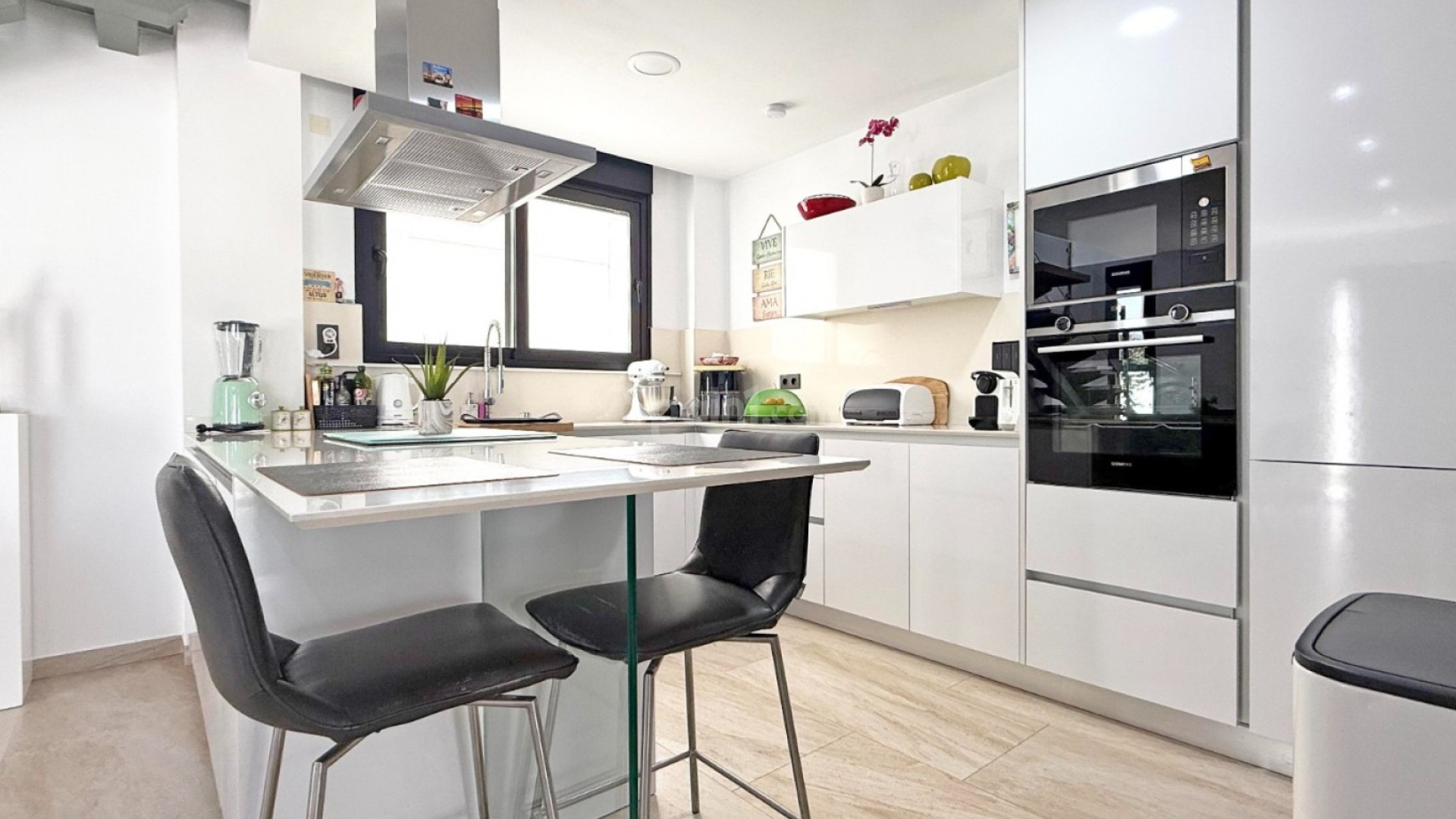 Resale - Villa -
Orihuela Costa - Villamartín