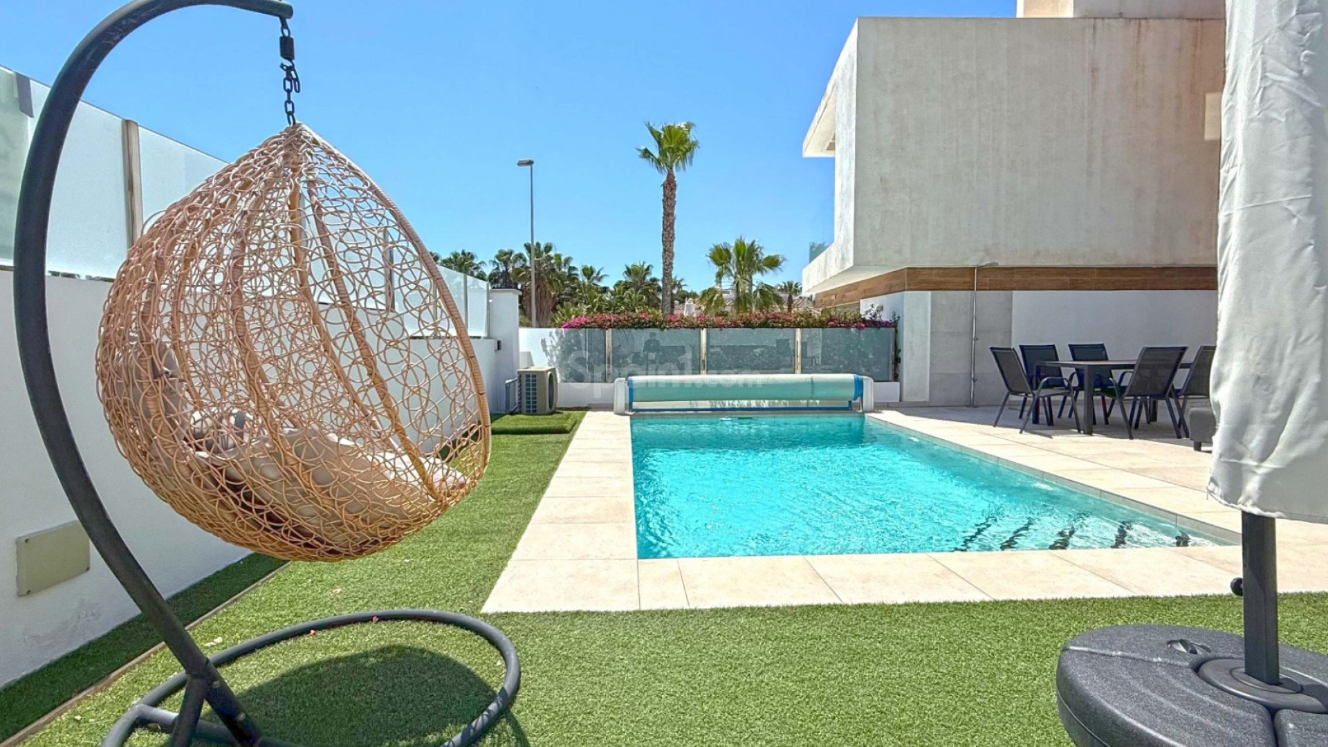 Resale - Villa -
Orihuela Costa - Villamartín