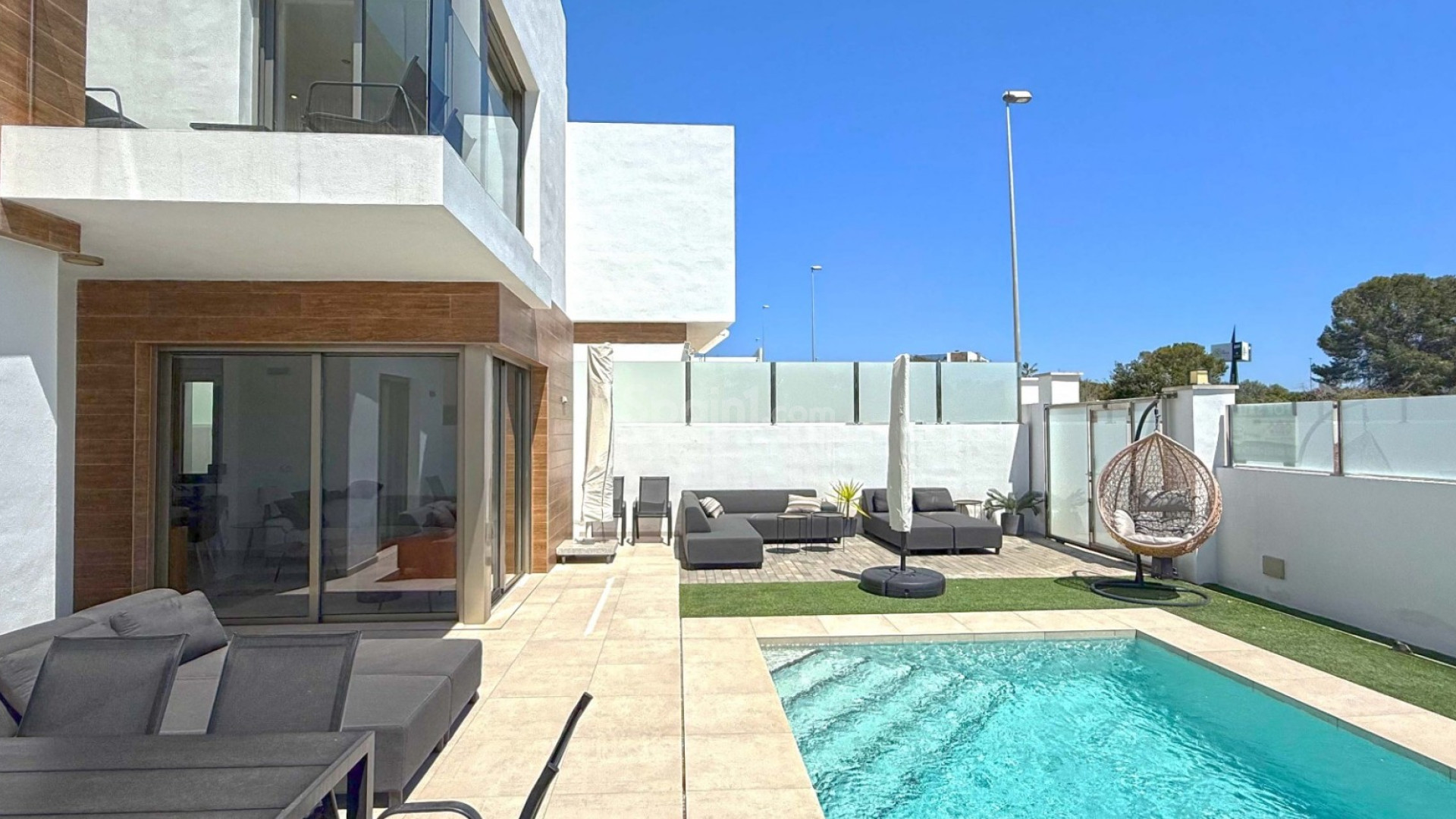 Resale - Villa -
Orihuela Costa - Villamartín