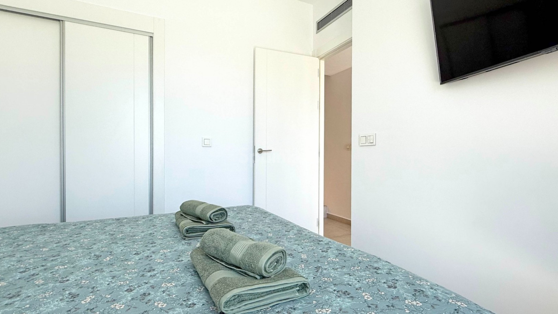 Resale - Villa -
Orihuela Costa - Villamartín