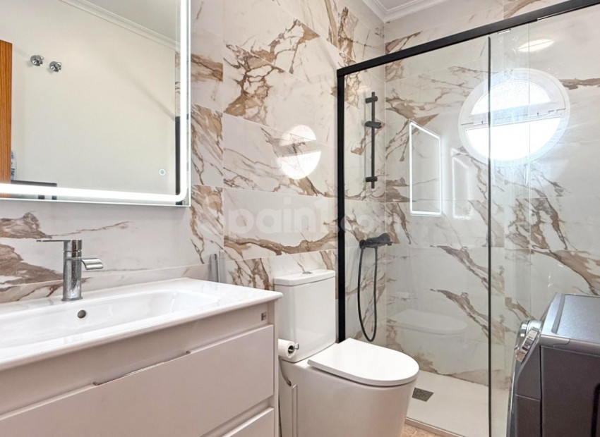 Resale - Villa -
Orihuela Costa - Villamartin
