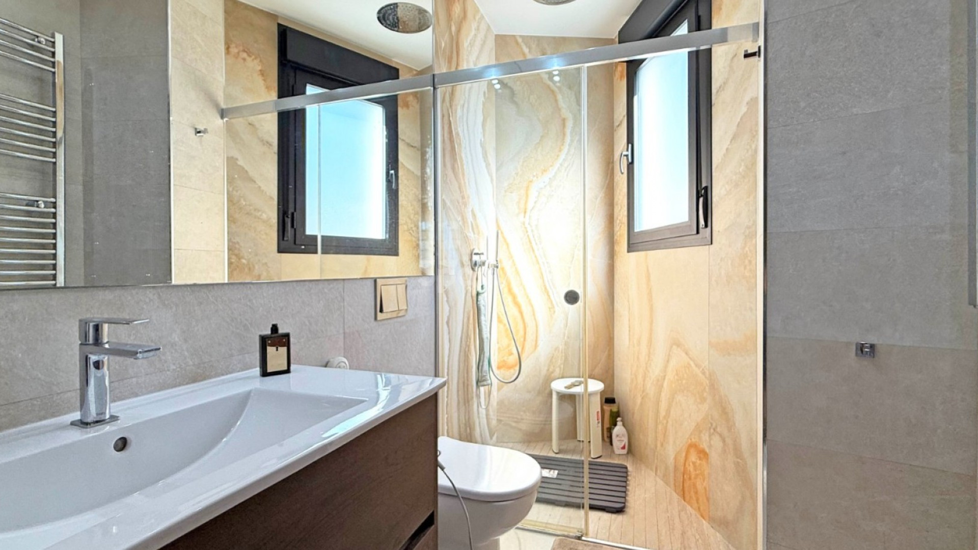 Resale - Villa -
Orihuela Costa - Villamartin