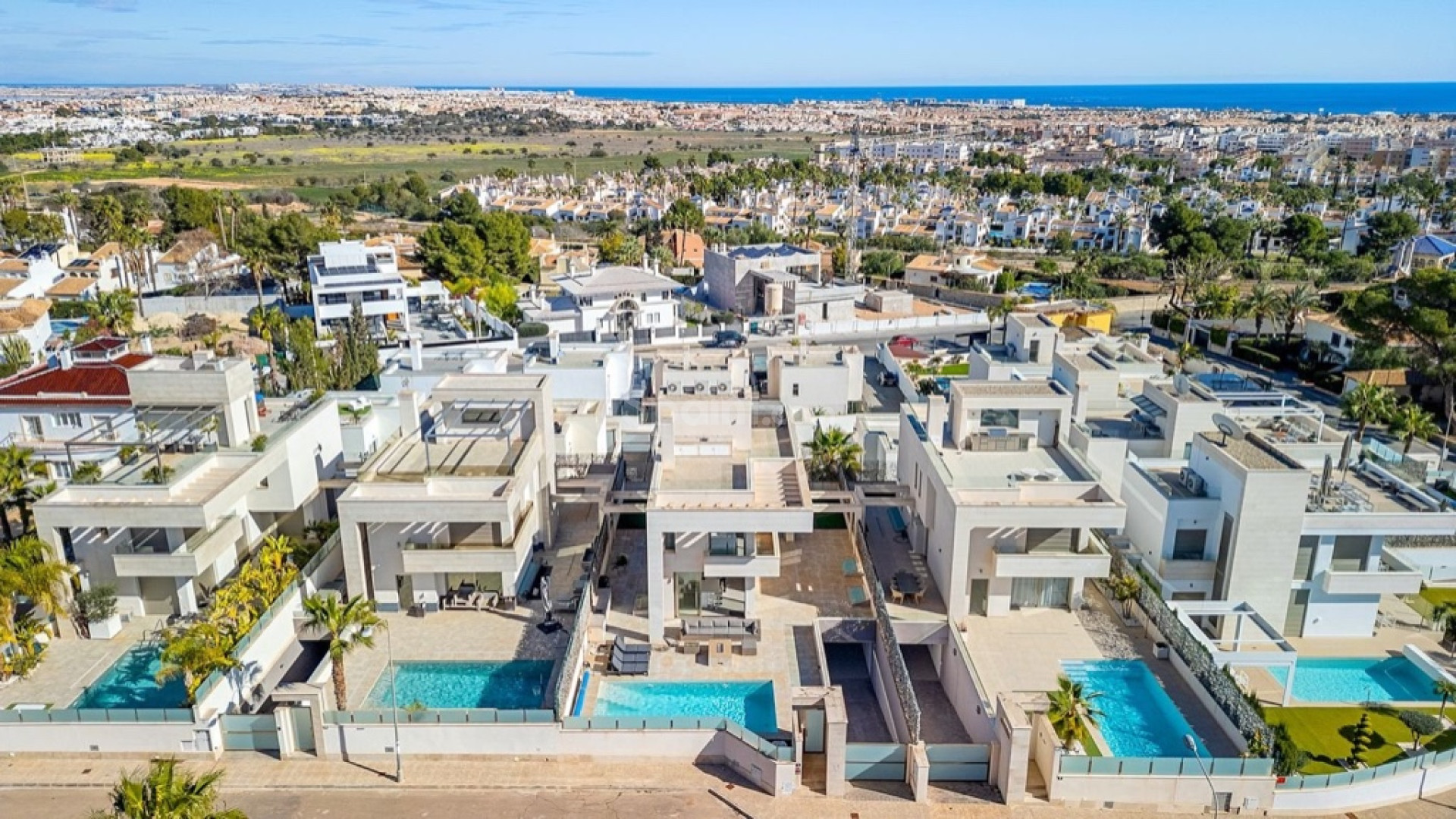 Resale - Villa -
Orihuela Costa - Villamartin