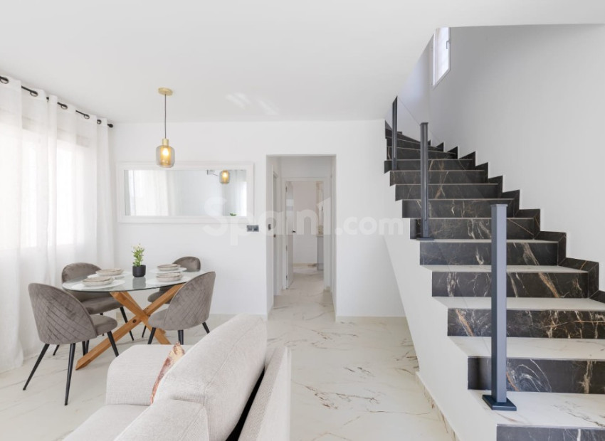 Resale - Villa -
Orihuela Costa - Villamartin