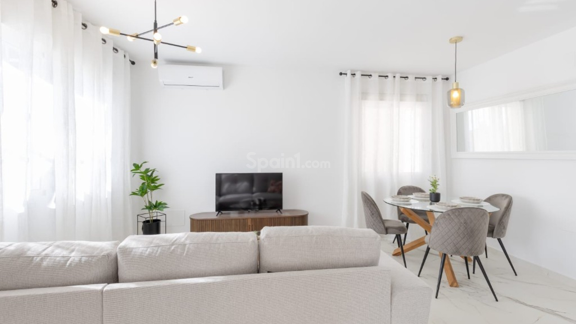 Resale - Villa -
Orihuela Costa - Villamartin