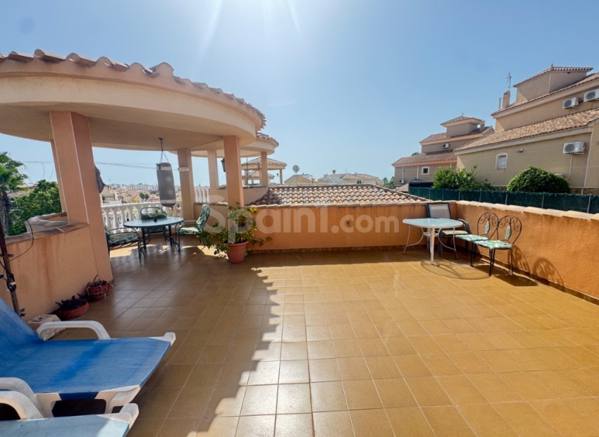 Resale - Villa -
Orihuela Costa - Villamartin