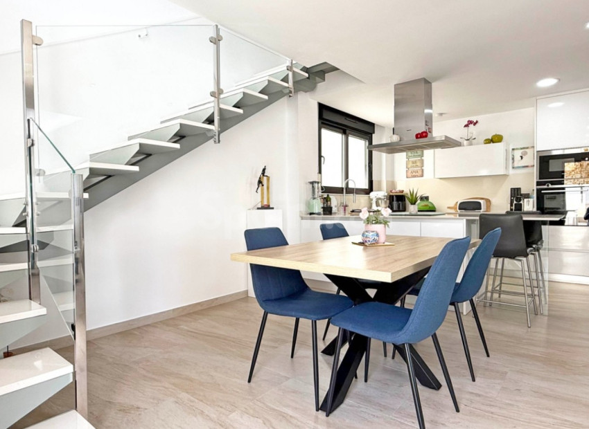 Resale - Villa -
Orihuela Costa - Villamartin