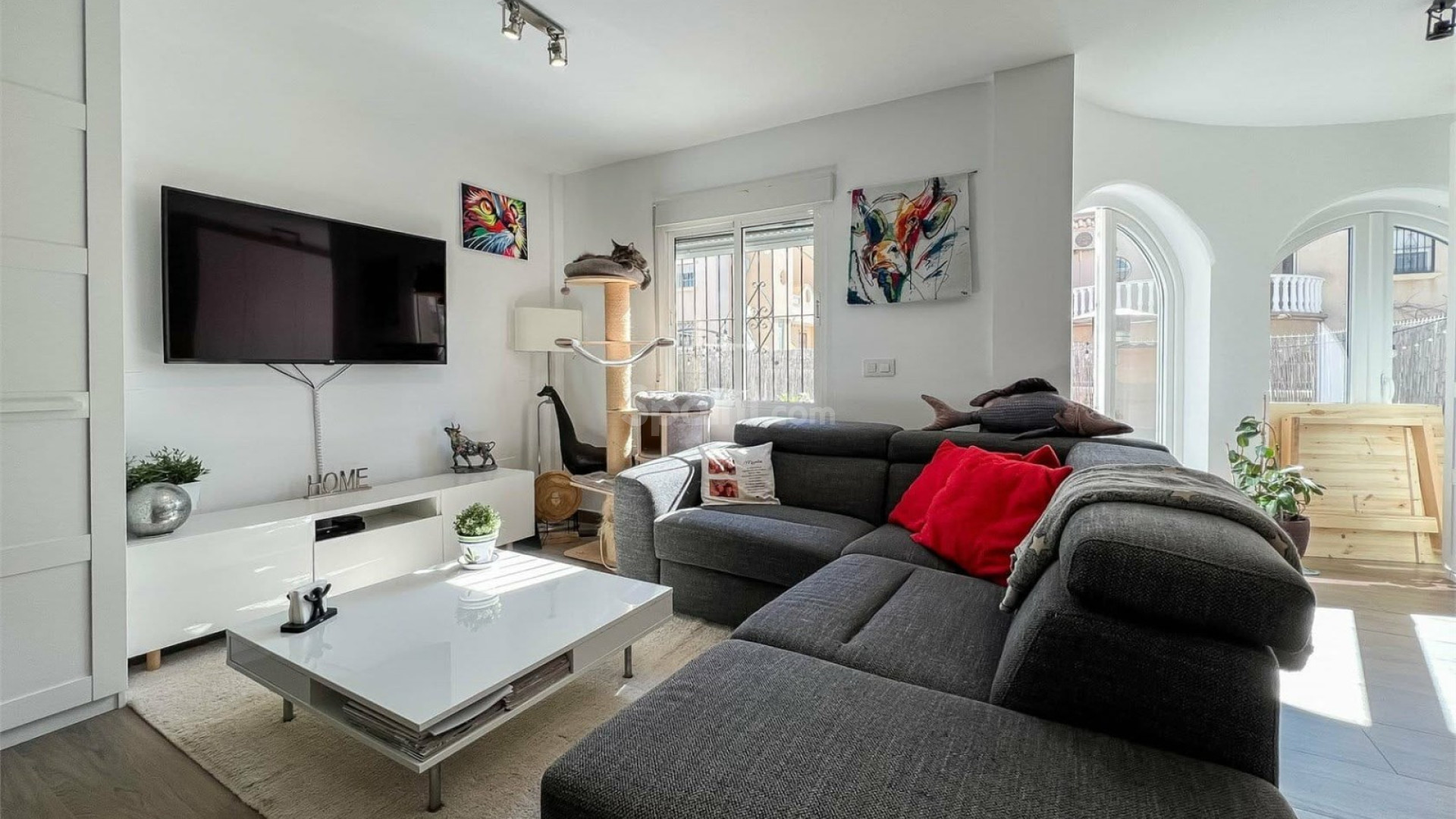Resale - Villa -
ORIHUELA COSTA - Villamartin