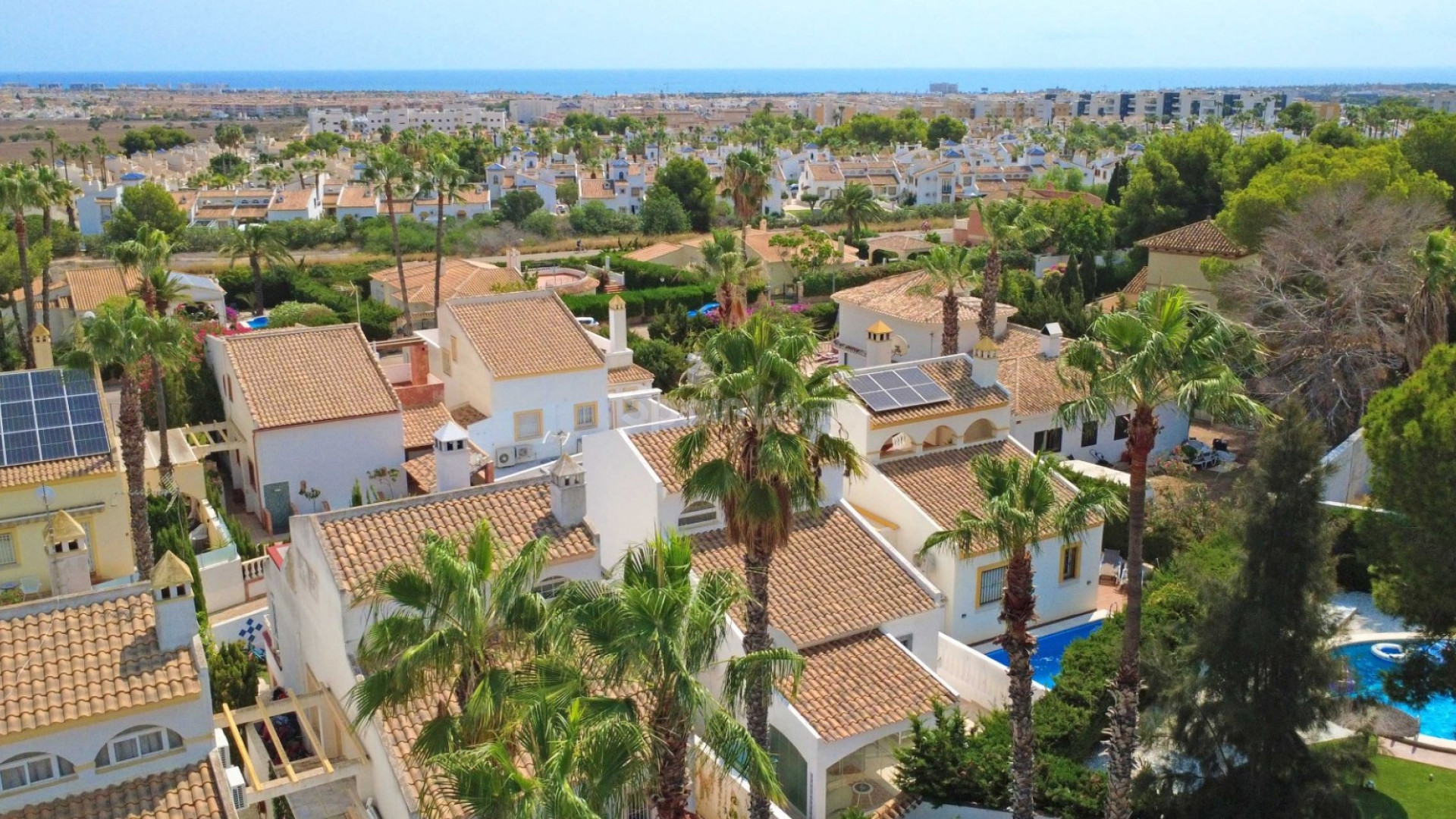 Resale - Villa -
Orihuela Costa - Villamartin