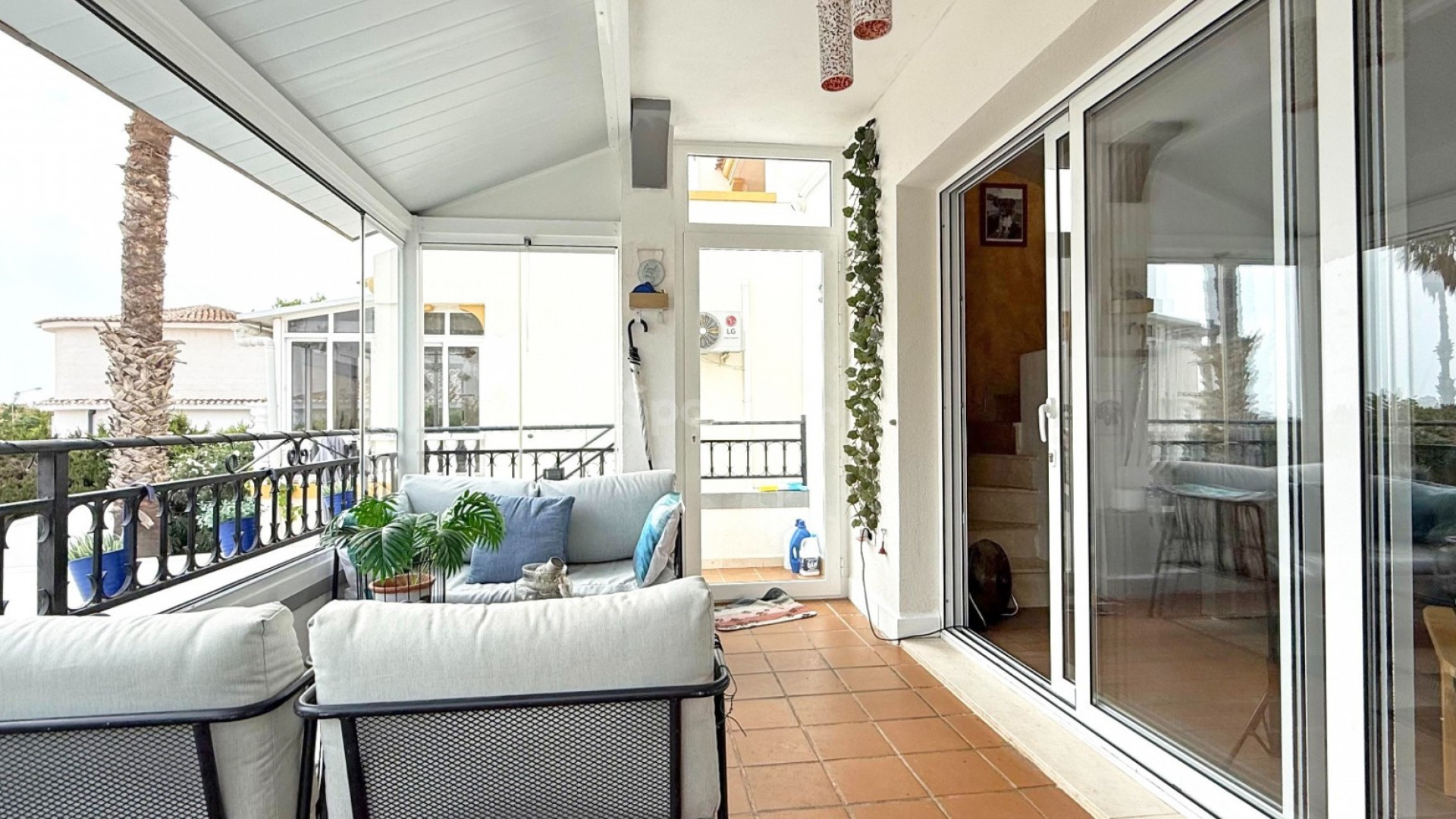 Resale - Villa -
Orihuela Costa - Villamartin