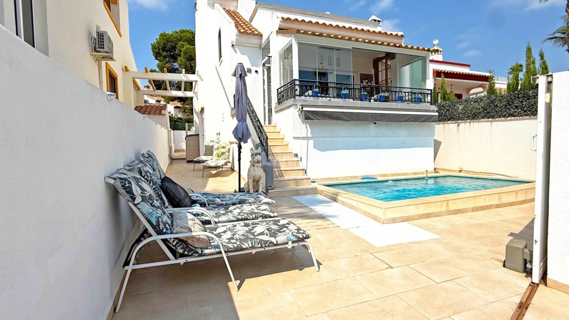Resale - Villa -
Orihuela Costa - Villamartin