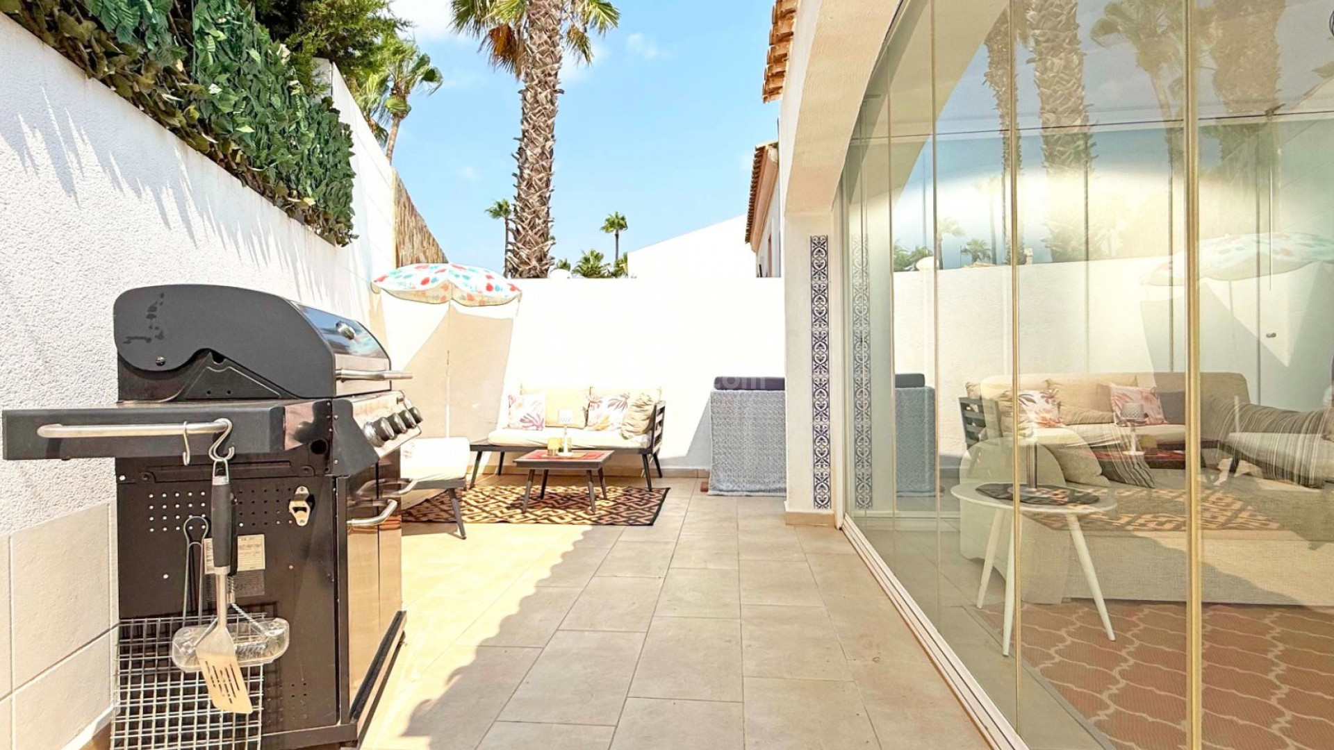 Resale - Villa -
Orihuela Costa - Villamartin