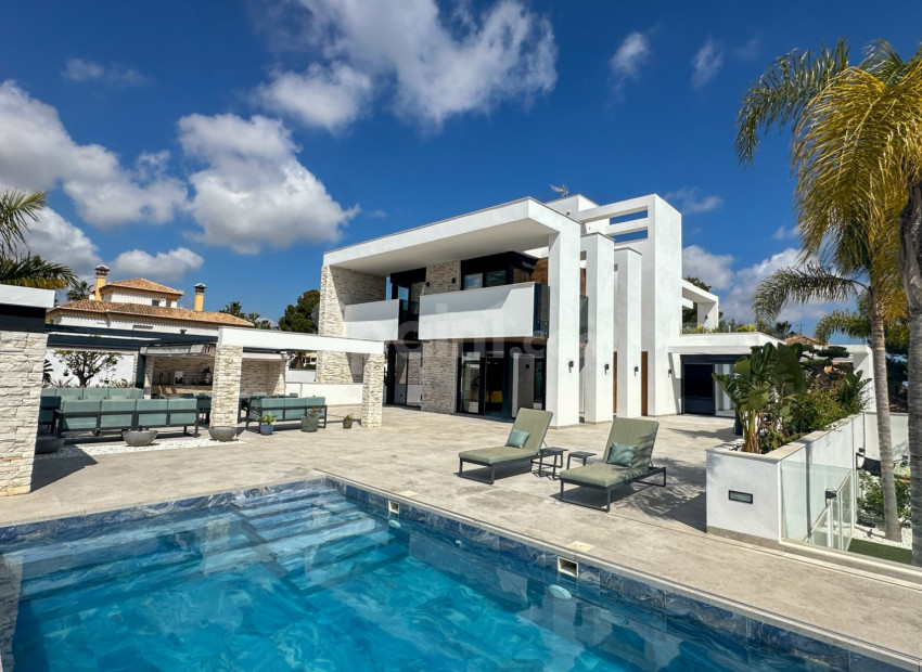 Resale - Villa -
Orihuela Costa - Villamartin