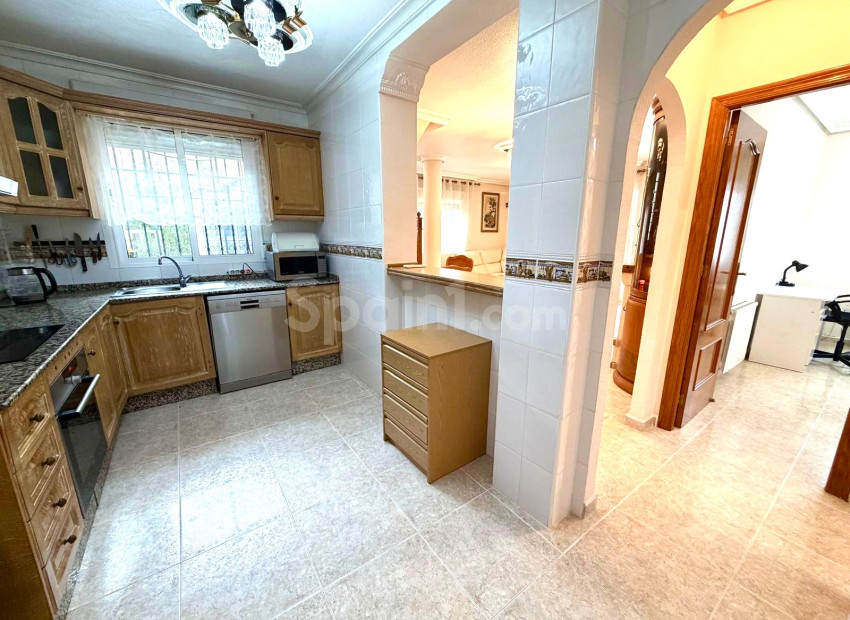 Resale - Villa -
Orihuela Costa - Villamartin