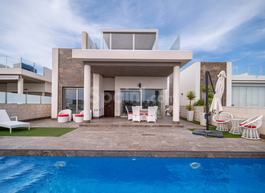 Resale - Villa -
Orihuela Costa - Villamartin