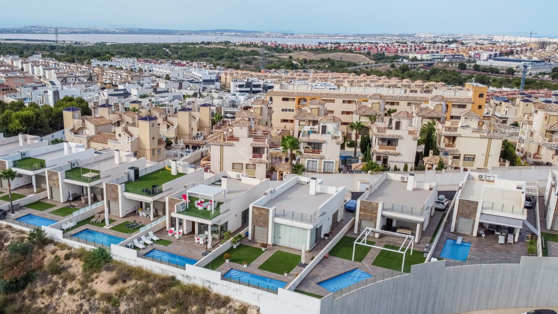 Resale - Villa -
Orihuela Costa - Villamartin