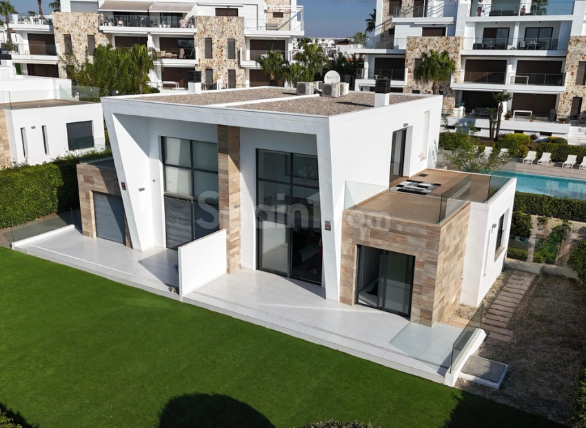 Resale - Villa -
Orihuela Costa