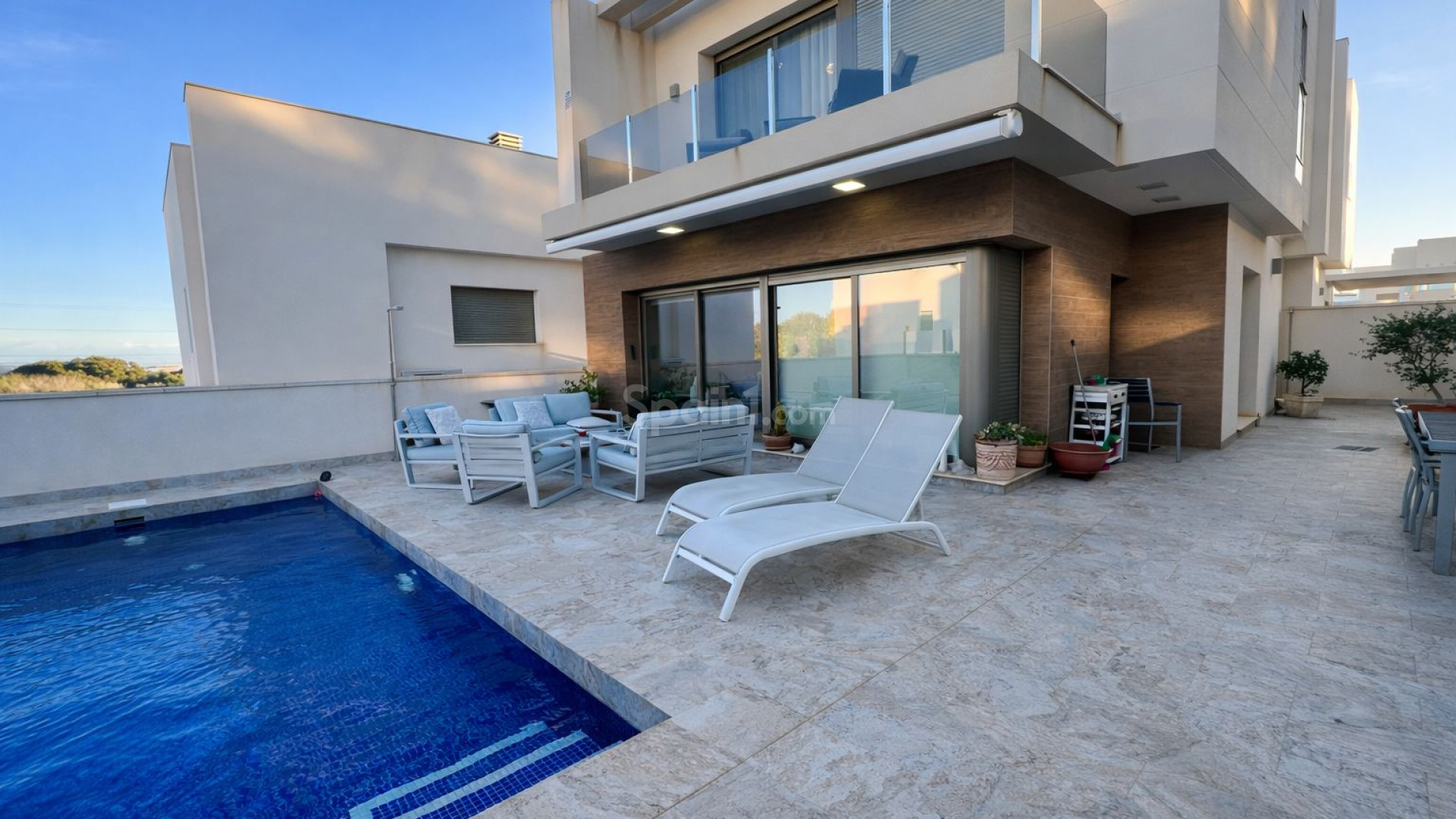 Resale - Villa -
Orihuela Costa