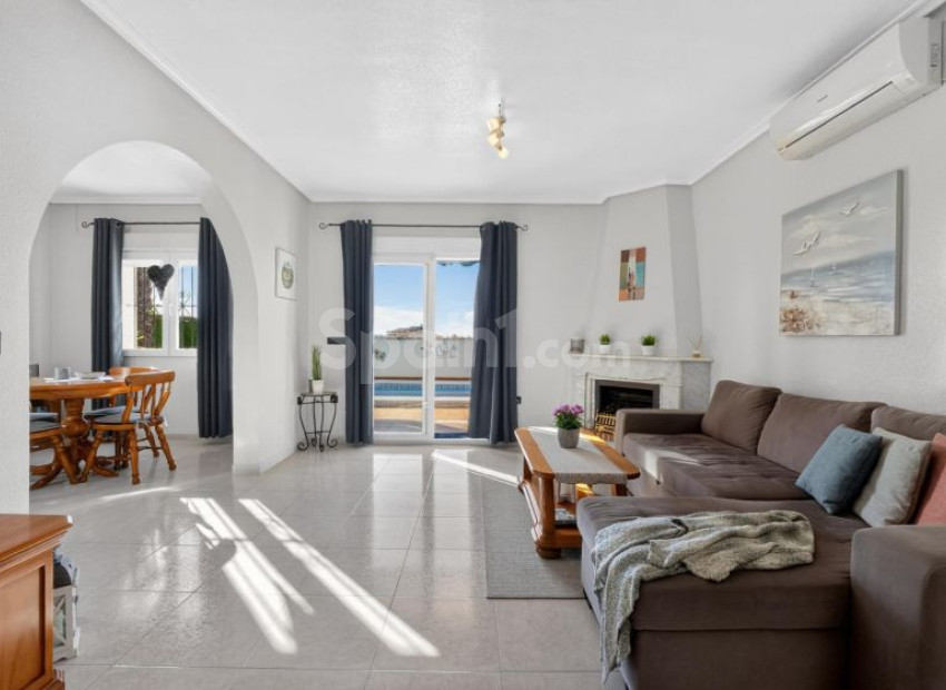 Resale - Villa -
Orihuela - Playa Flamenca