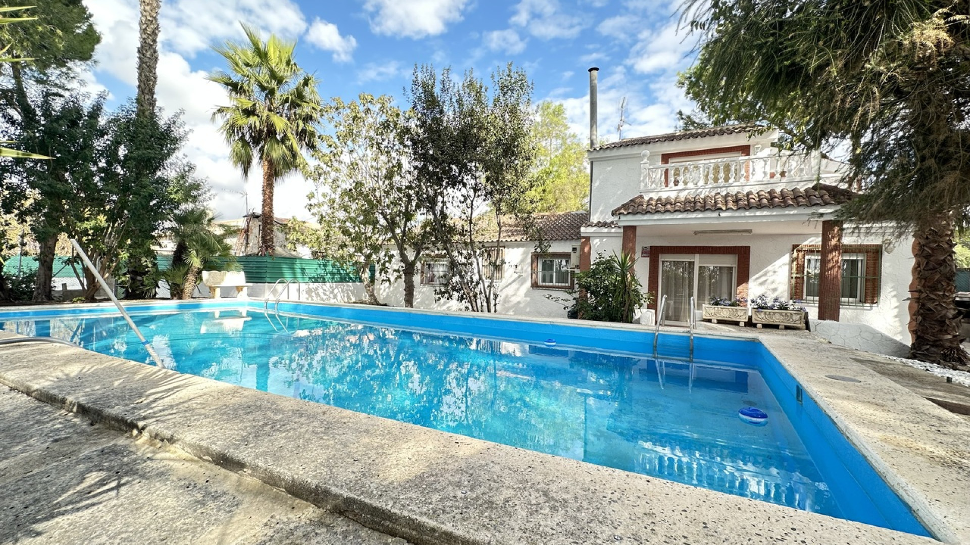 Resale - Villa -
Orihuela
