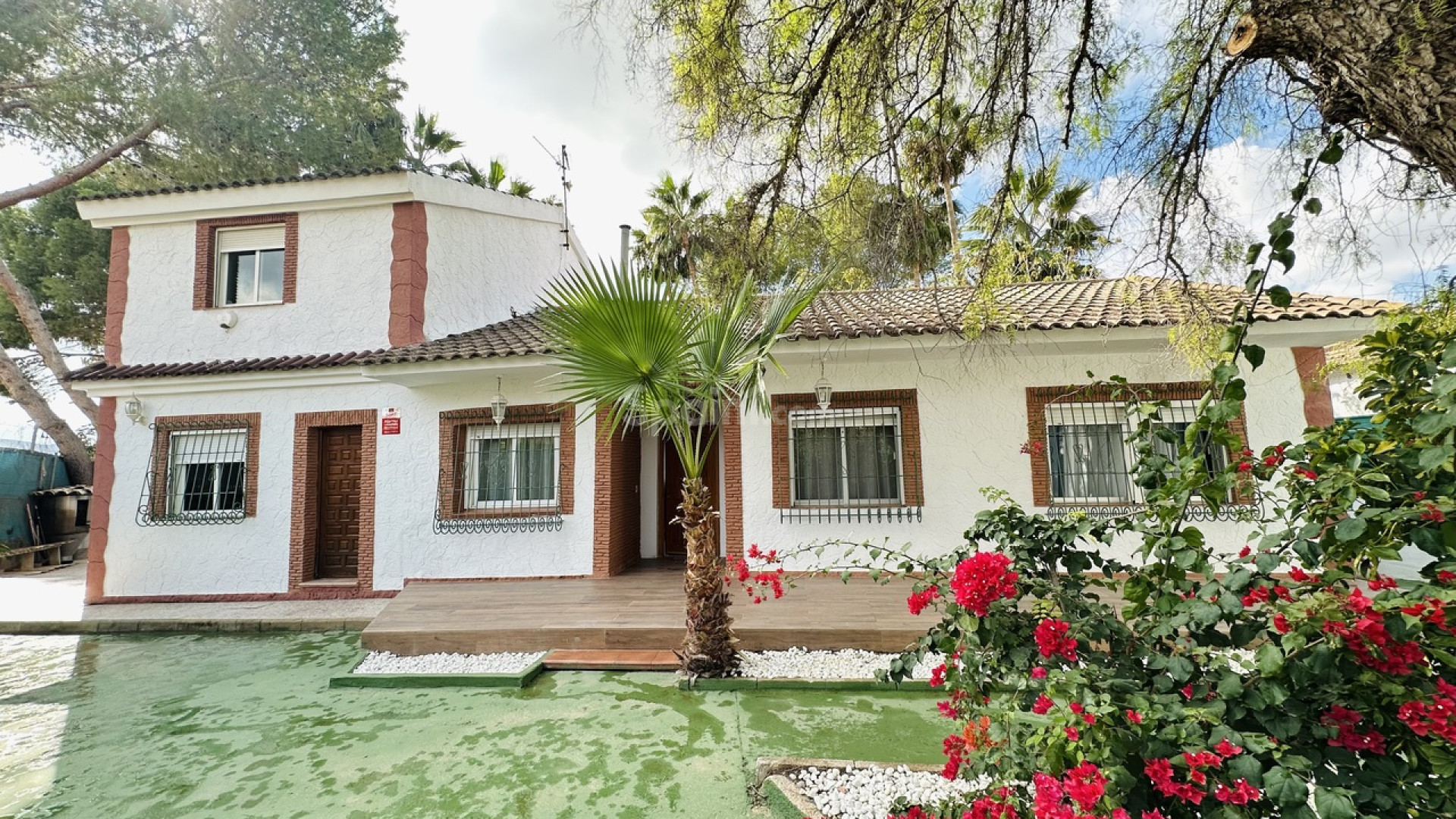 Resale - Villa -
Orihuela