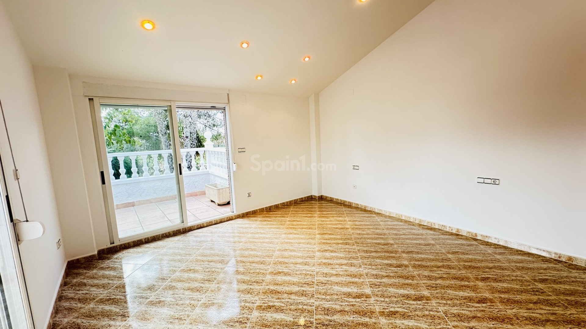 Resale - Villa -
Orihuela