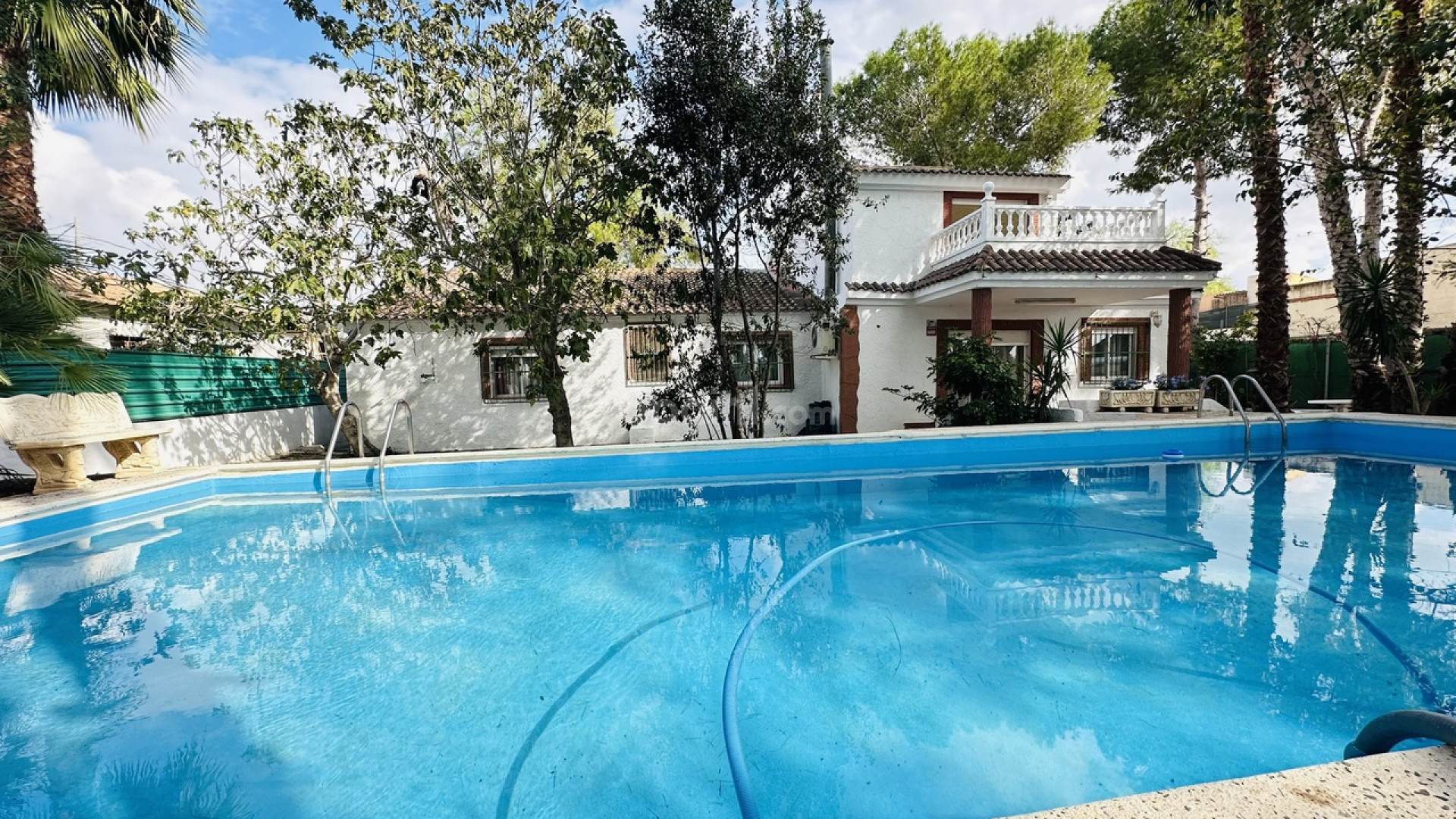 Resale - Villa -
Orihuela