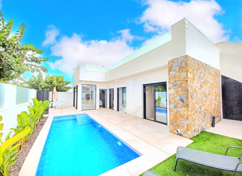 Resale - Villa -
Pilar de la Horadada