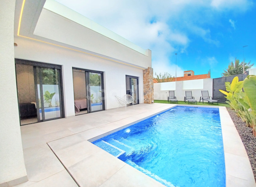 Resale - Villa -
Pilar de la Horadada