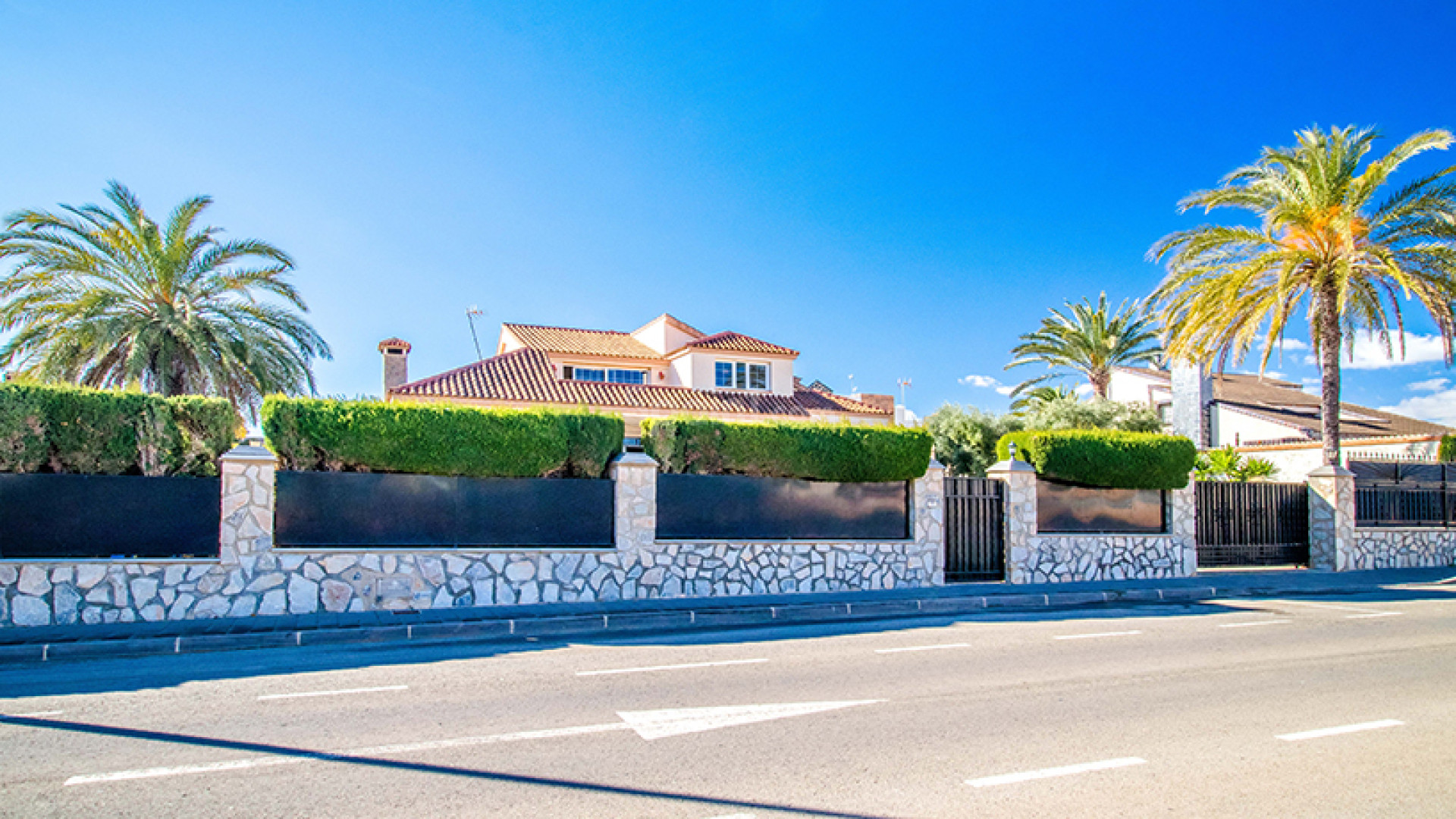 Resale - Villa -
Pilar de la Horadada