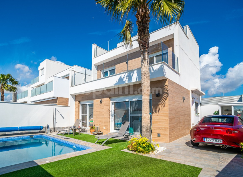Resale - Villa -
Pilar de la Horadada