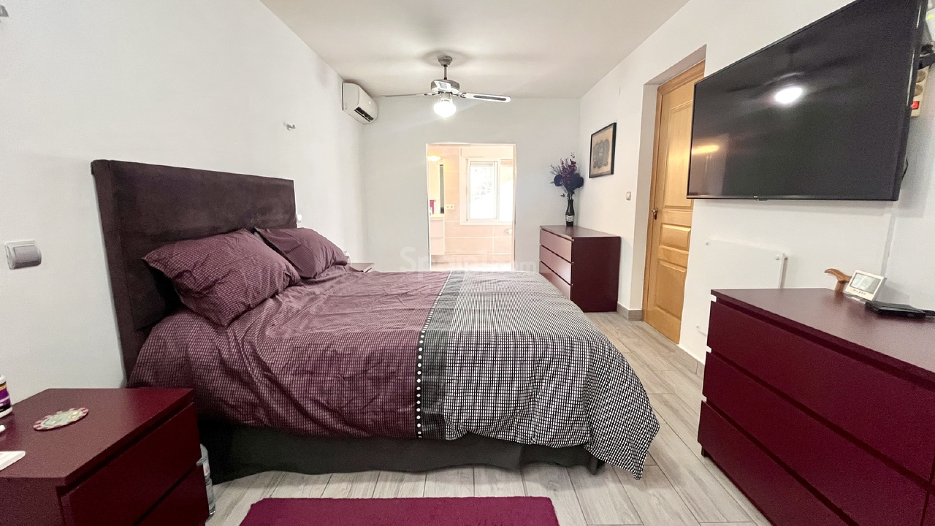 Resale - Villa -
Pinar de Campoverde