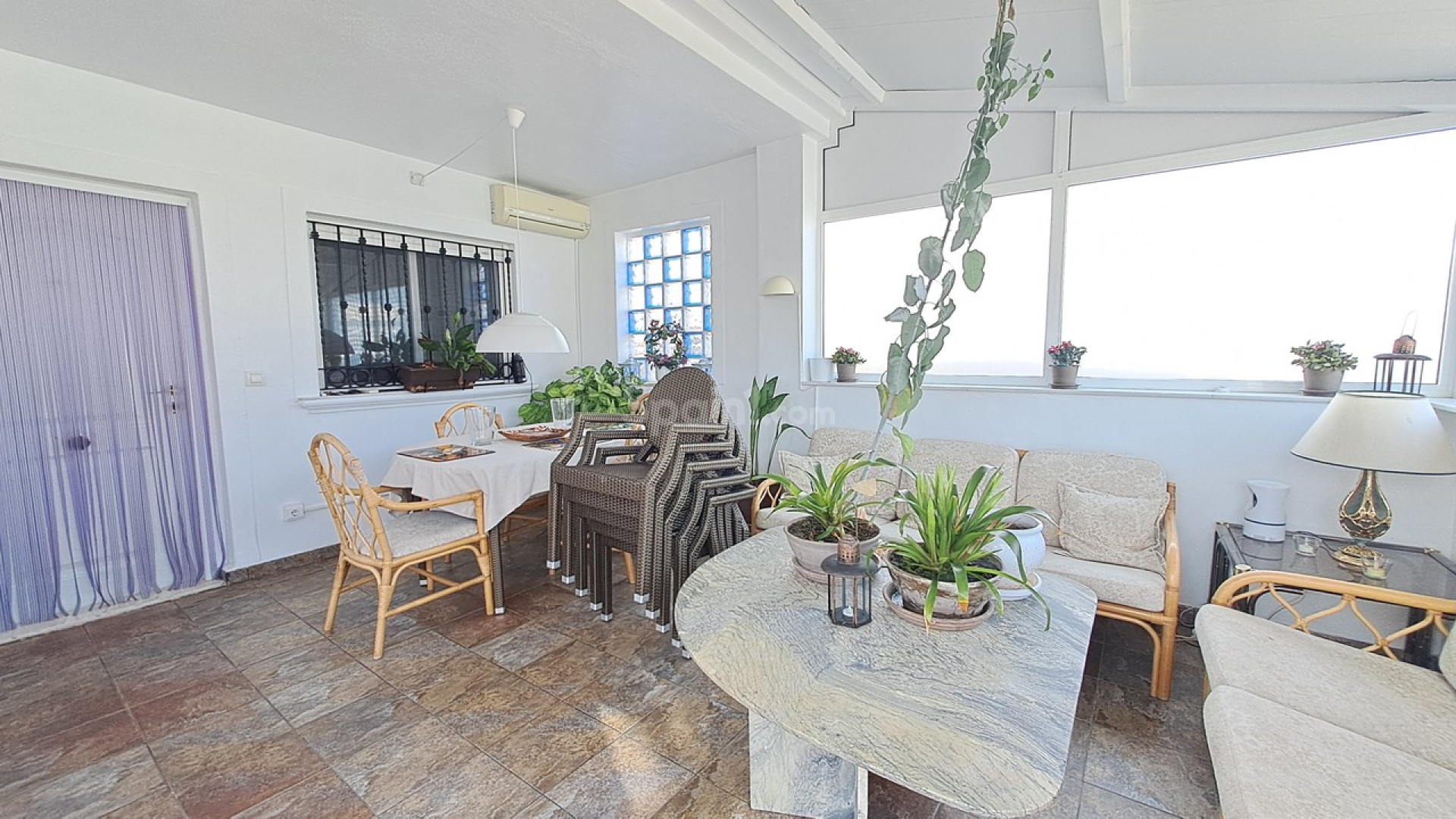 Resale - Villa -
Punta Prima
