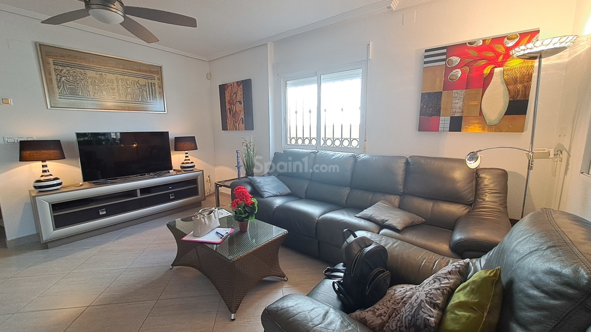 Resale - Villa -
Punta Prima