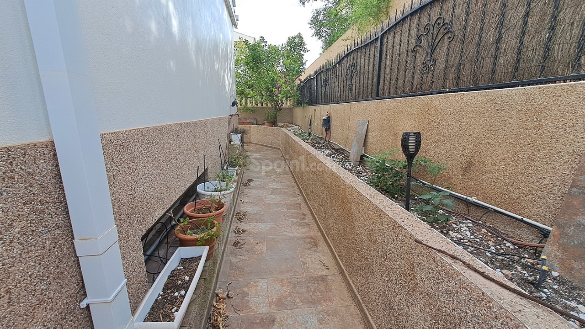 Resale - Villa -
Punta Prima
