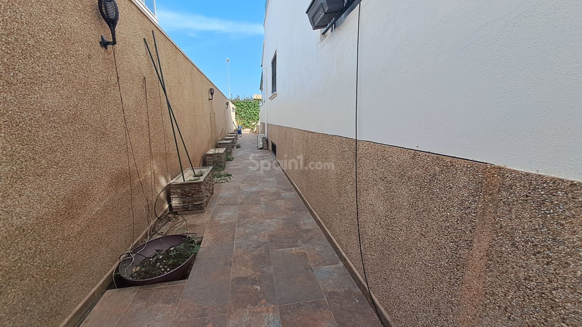 Resale - Villa -
Punta Prima