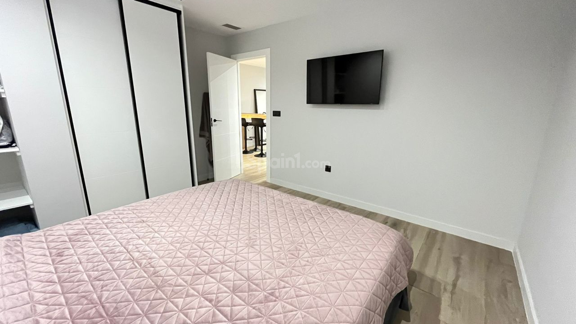 Resale - Villa -
Punta Prima