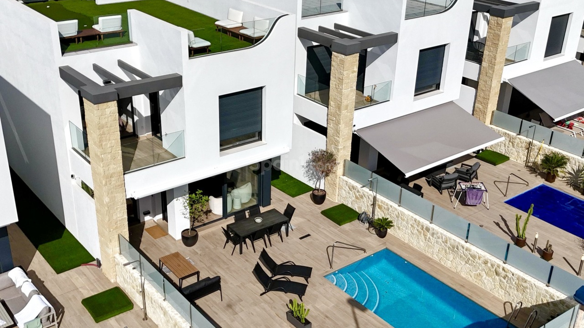 Resale - Villa -
Punta Prima