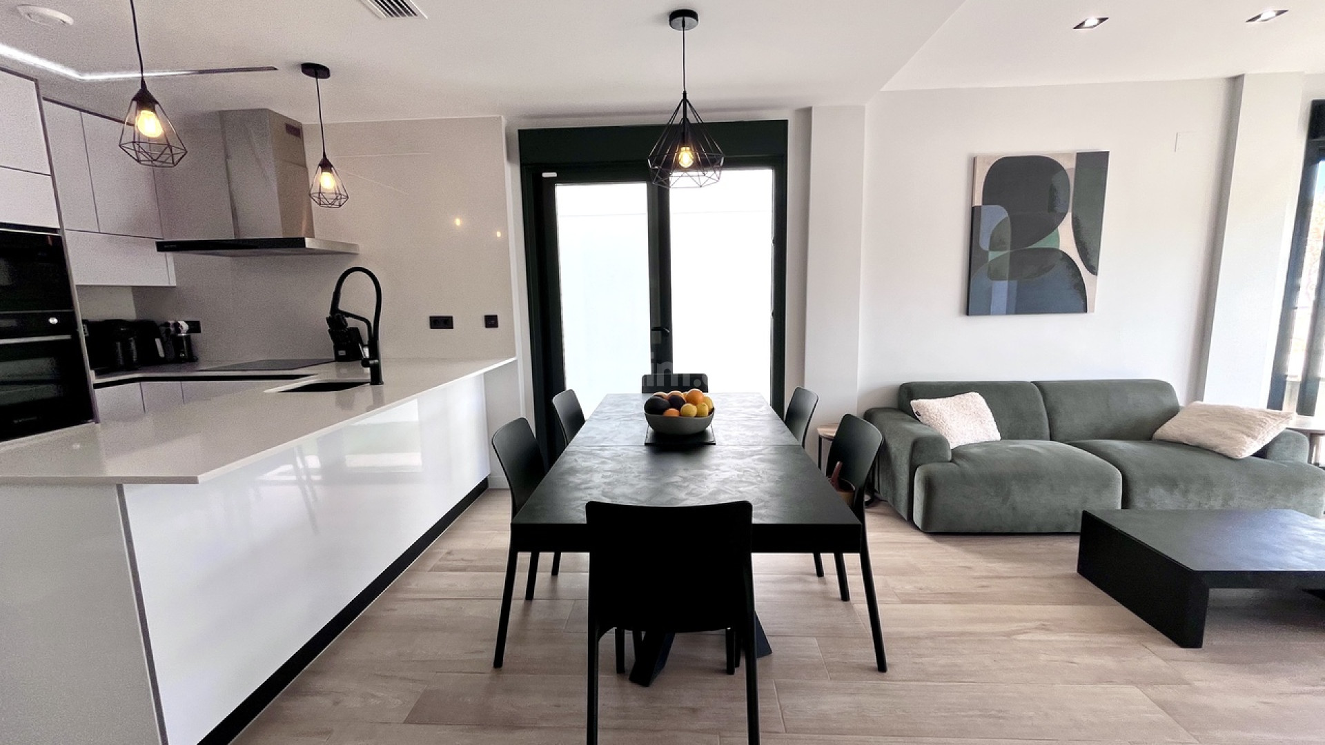 Resale - Villa -
Punta Prima