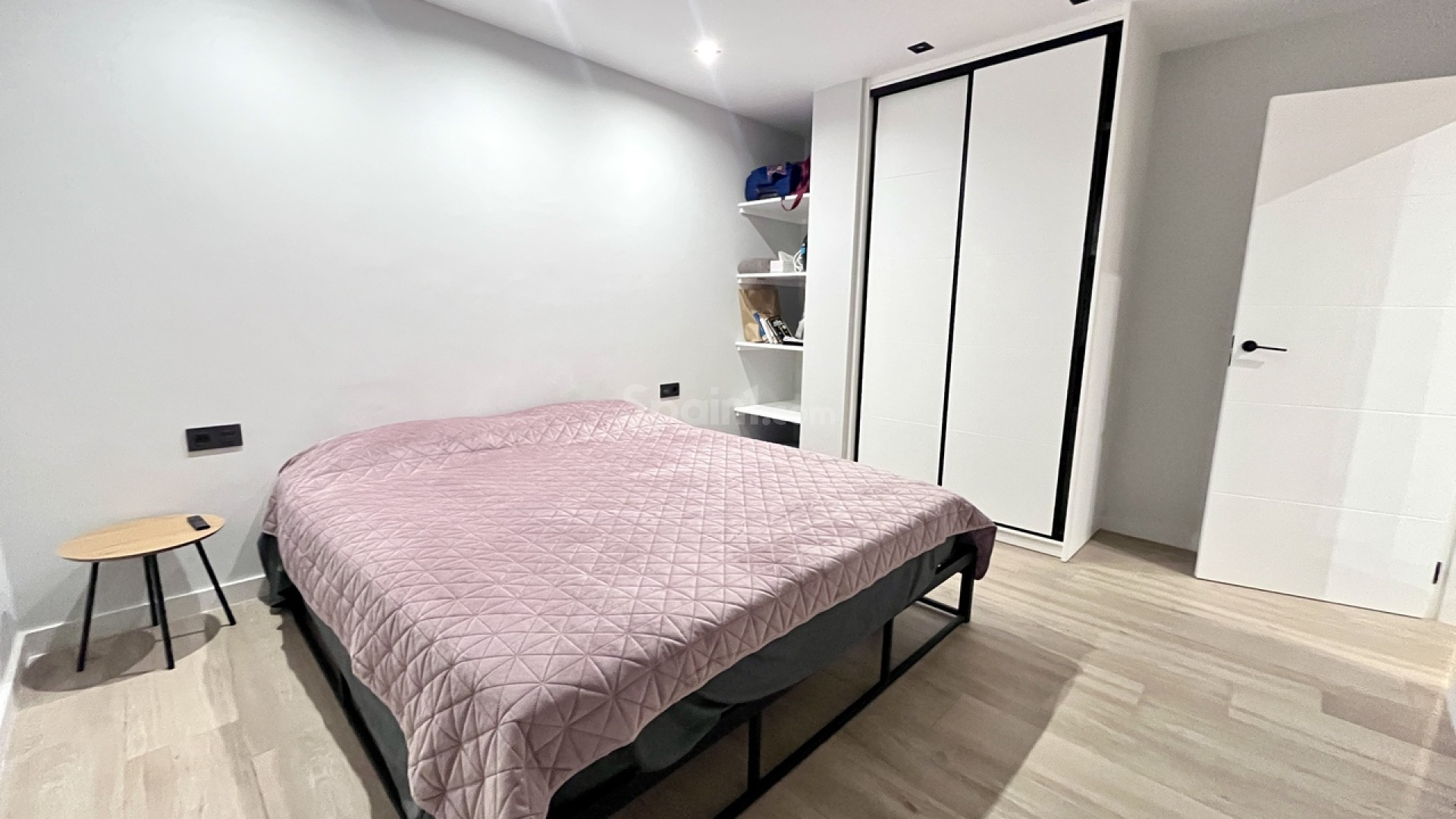 Resale - Villa -
Punta Prima