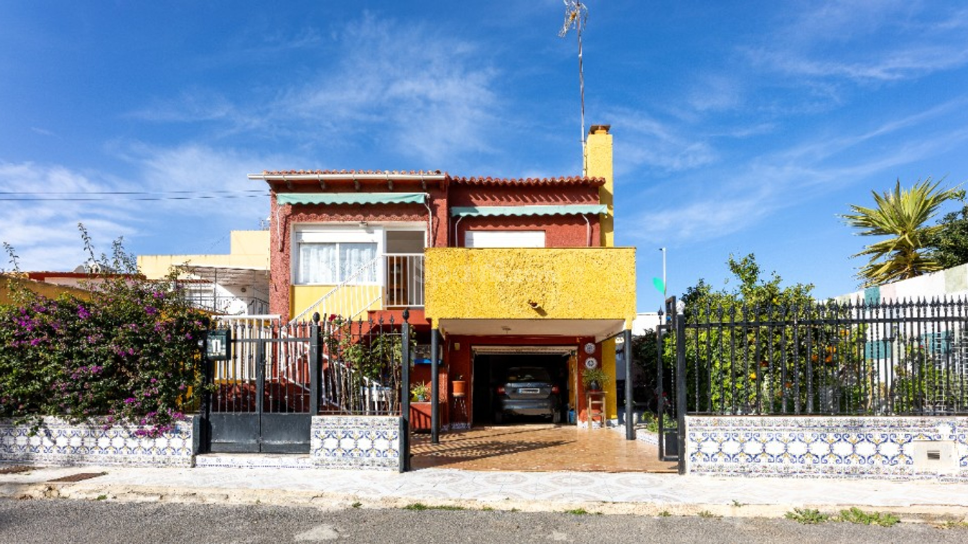 Resale - Villa -
Punta Prima